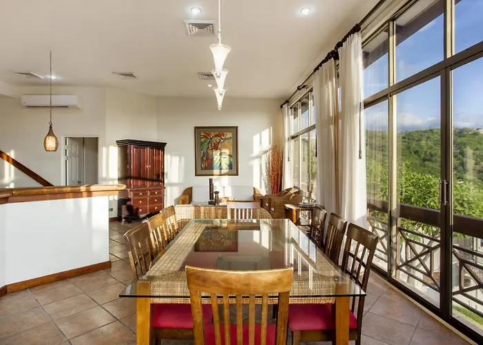 Wisdom House Vibrant Paradise At Sol *